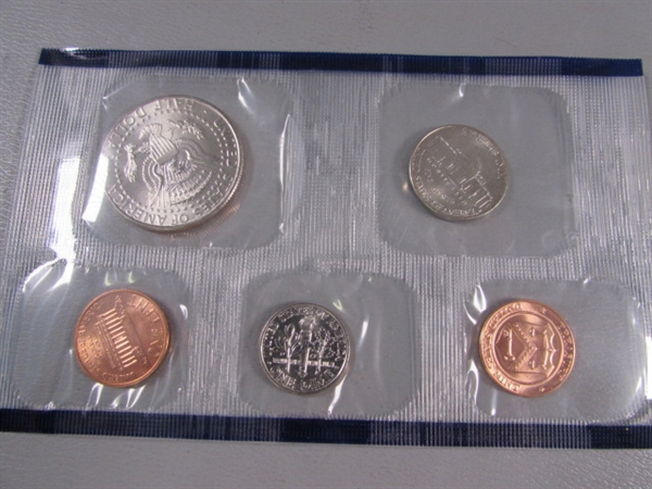 1999 US MINT UNCIRCULATED COIN SETS - PHILADELPHIA & DENVER MINTS