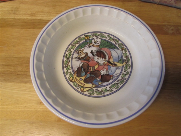 DECORATIVE PIE PLATES & VINTAGE COOKBOOKS