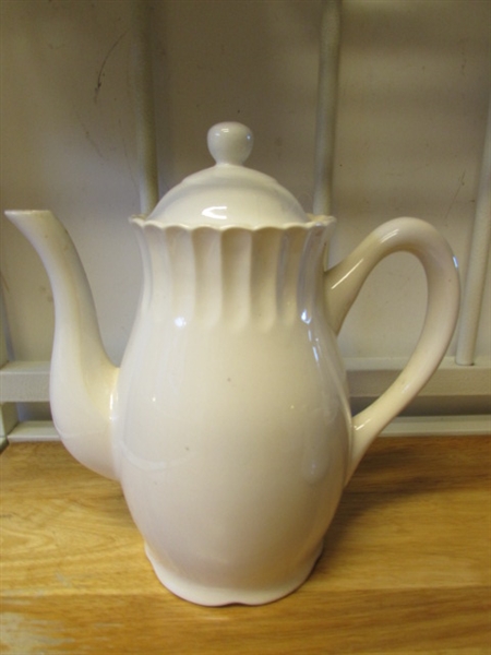 WHITE STONEWARE COLLECTION