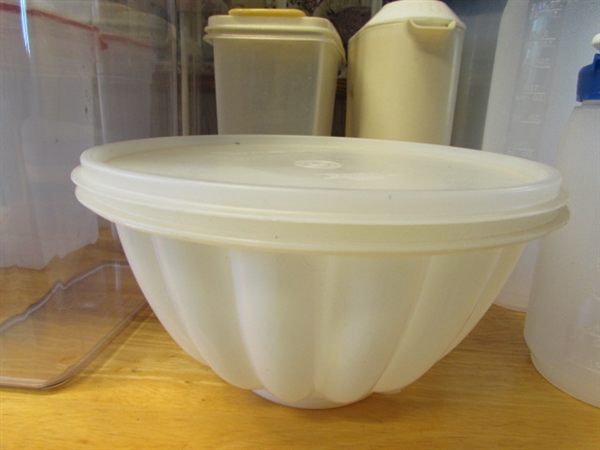 SALAD SPINNER, TUPPERWARE & STORAGE CONTAINERS