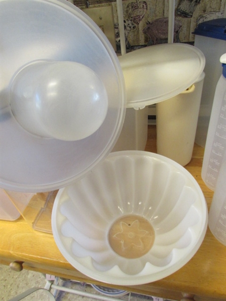 SALAD SPINNER, TUPPERWARE & STORAGE CONTAINERS