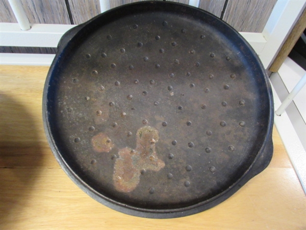 10.5 CAST IRON CHICKEN FRYER