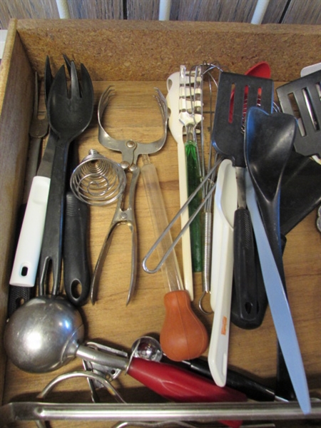 CONTENTS OF UTENSIL DRAWER