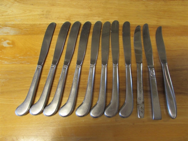 CONTENTS OF FLATWARE DRAWER