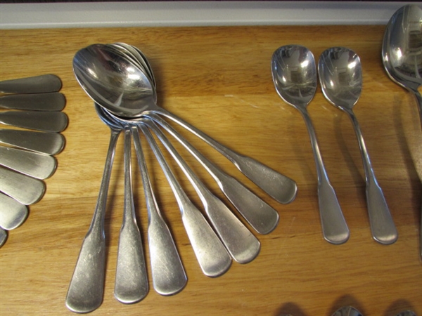 CONTENTS OF FLATWARE DRAWER