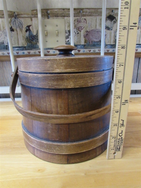 VINTAGE WOODEN COOKIE JAR