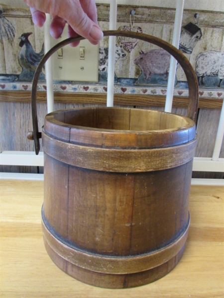 VINTAGE WOODEN COOKIE JAR