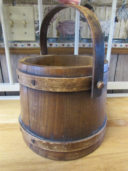 VINTAGE WOODEN COOKIE JAR