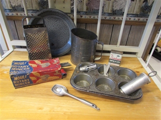 VINTAGE KITCHEN ITEMS