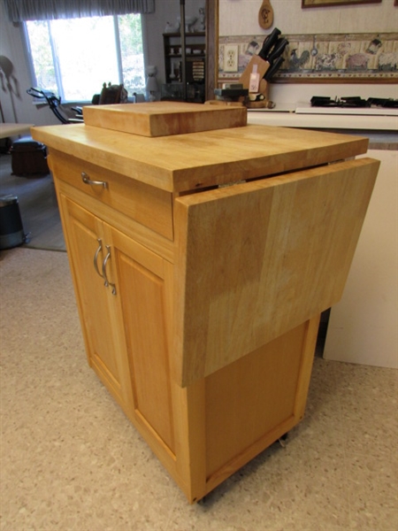 PINE WOODEN KITCHEN ISLAND ON CASTORS & CUTTING BOARD