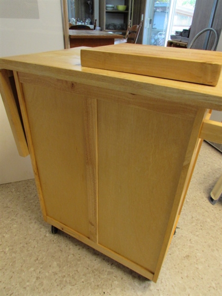 PINE WOODEN KITCHEN ISLAND ON CASTORS & CUTTING BOARD