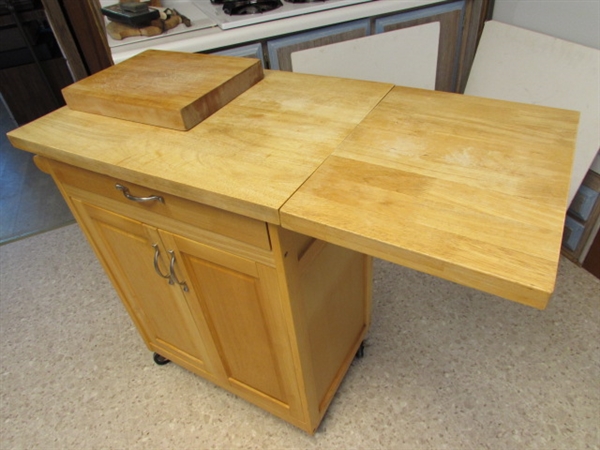 PINE WOODEN KITCHEN ISLAND ON CASTORS & CUTTING BOARD