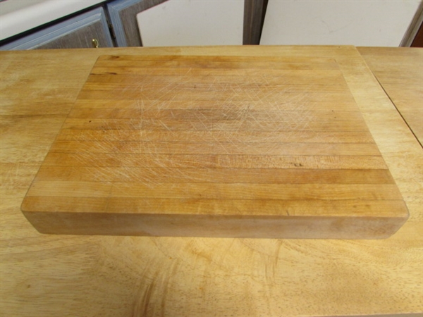 PINE WOODEN KITCHEN ISLAND ON CASTORS & CUTTING BOARD