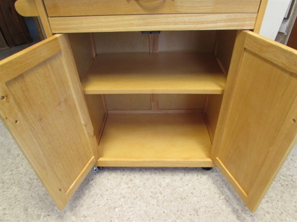 PINE WOODEN KITCHEN ISLAND ON CASTORS & CUTTING BOARD