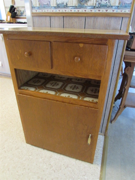 SMALL STORAGE CABINET