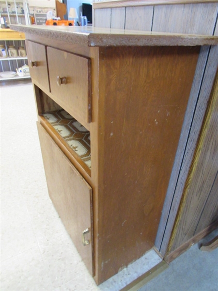 SMALL STORAGE CABINET