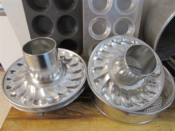 METAL BAKEWARE