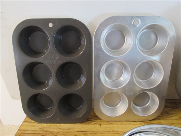 METAL BAKEWARE