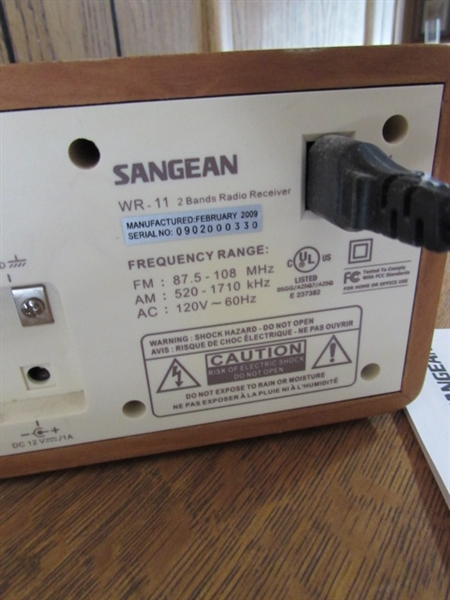 SANGEAN VINTAGE LOOK AM/FM RADIO