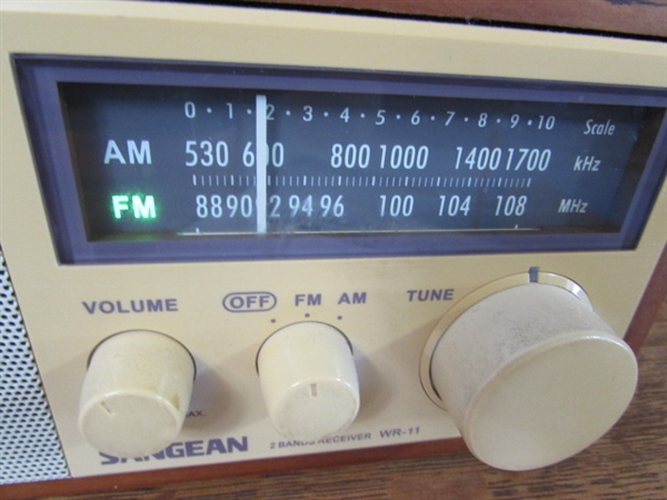 SANGEAN VINTAGE LOOK AM/FM RADIO