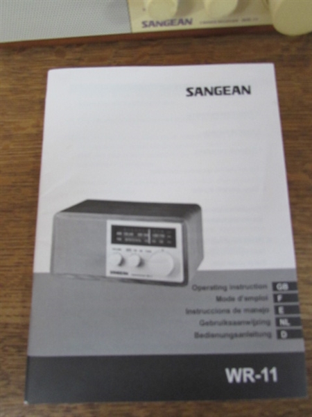 SANGEAN VINTAGE LOOK AM/FM RADIO