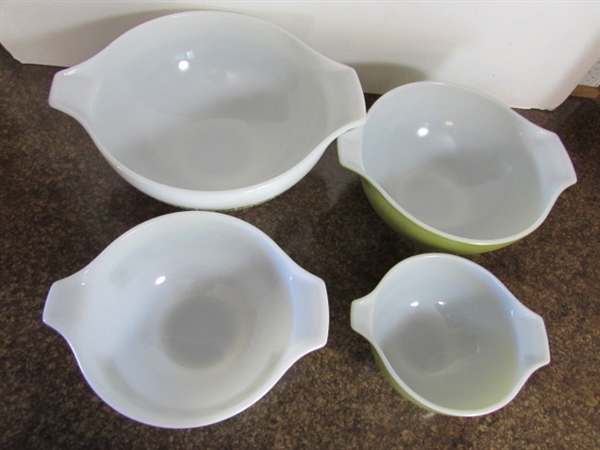 VINTAGE 1967 VERDE FLORAL PYREX CINDERELLA BOWLS