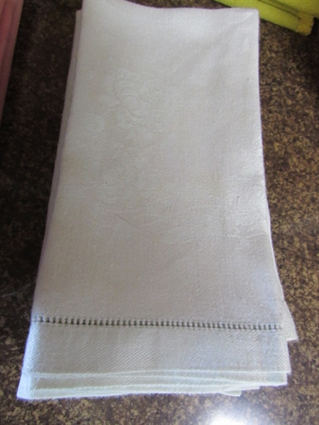 PLACEMATS & CLOTH NAPKINS