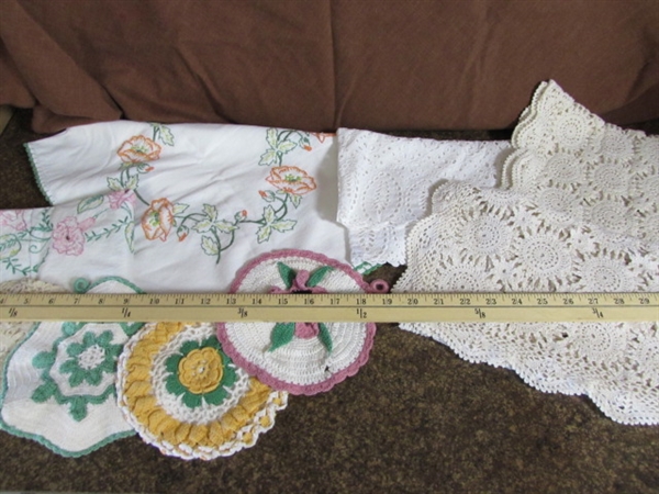 VINTAGE CROCHETED PIECES & LINENS