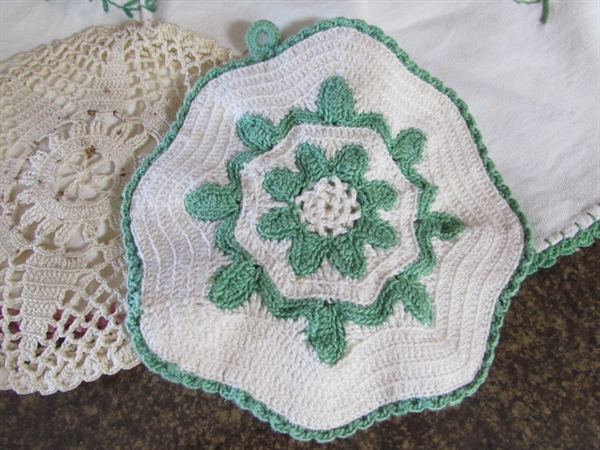 VINTAGE CROCHETED PIECES & LINENS