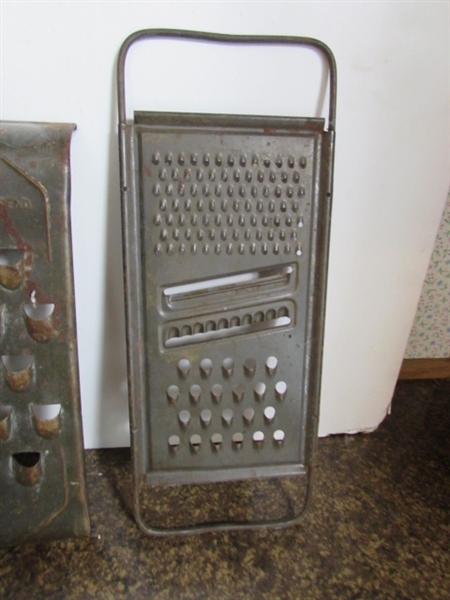 VINTAGE GRATERS