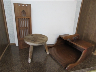 VINTAGE WOODEN CRANBERRY RAKE, BATH TRAY & SMALL STOOL