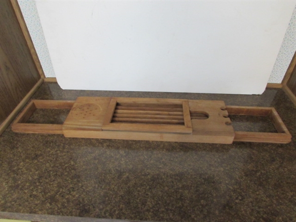 VINTAGE WOODEN CRANBERRY RAKE, BATH TRAY & SMALL STOOL