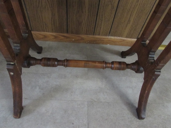 ANTIQUE WALNUT EASTLAKE SEWING STAND W/DRAWER