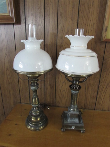 PAIR OF VINTAGE BRASS TABLE LAMPS