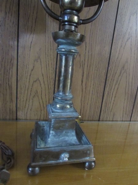 PAIR OF VINTAGE BRASS TABLE LAMPS