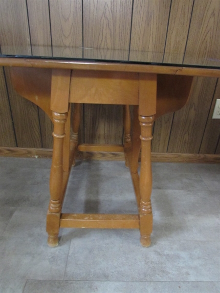 VINTAGE MAPLE DROP LEAF SIDE TABLE W/GLASS TOP