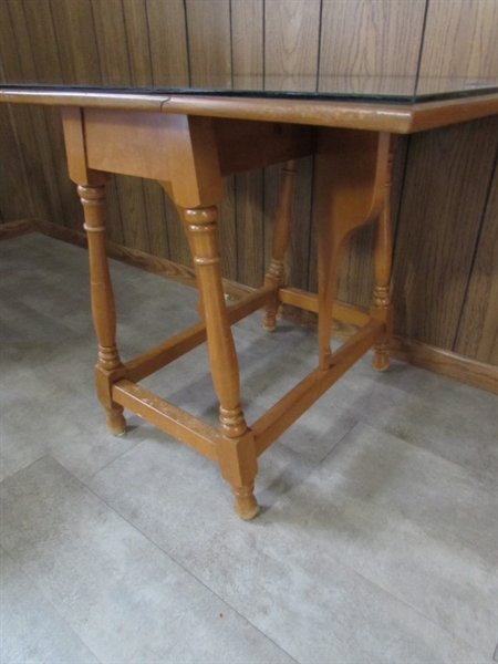 VINTAGE MAPLE DROP LEAF SIDE TABLE W/GLASS TOP