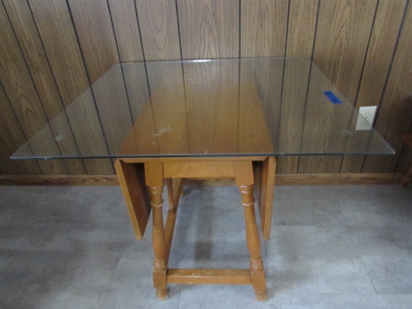 VINTAGE MAPLE DROP LEAF SIDE TABLE W/GLASS TOP