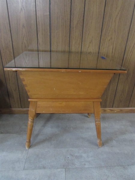 VINTAGE MAPLE SIDE TABLE W/STORAGE & GLASS TOP