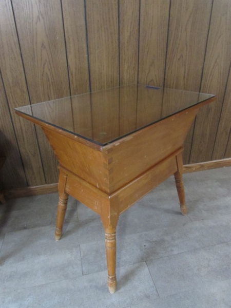 VINTAGE MAPLE SIDE TABLE W/STORAGE & GLASS TOP