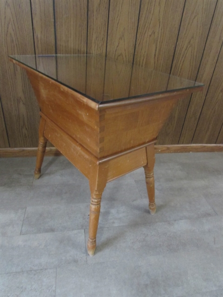 VINTAGE MAPLE SIDE TABLE W/STORAGE & GLASS TOP