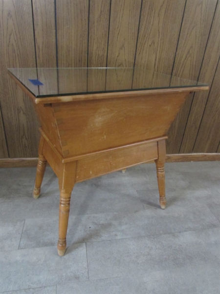 VINTAGE MAPLE SIDE TABLE W/STORAGE & GLASS TOP