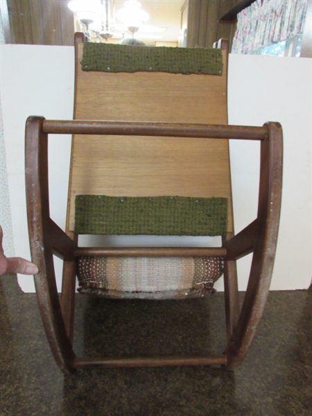 VINTAGE WOODEN FOOTSTOOL