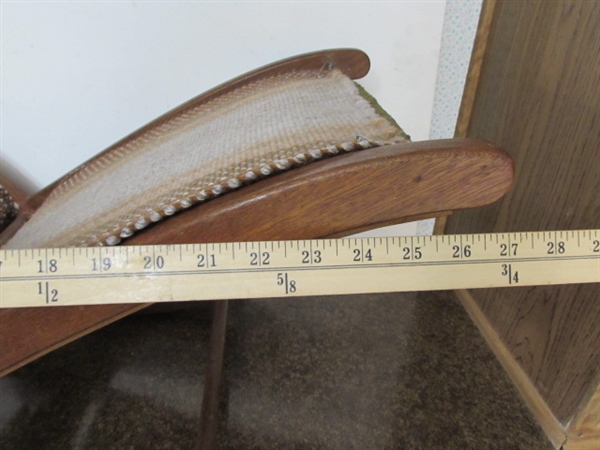 VINTAGE WOODEN FOOTSTOOL