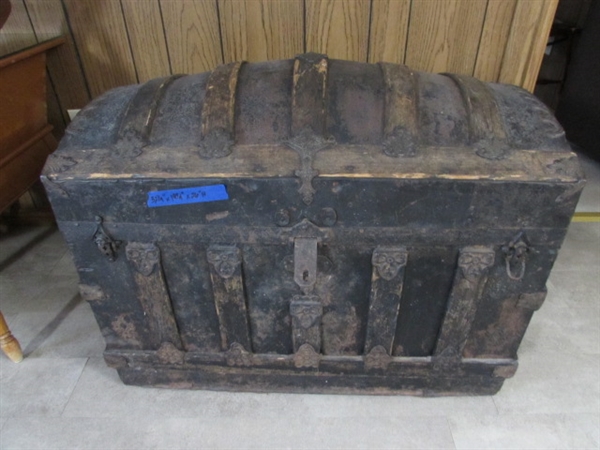 ANTIQUE CAMEL BACK TRUNK