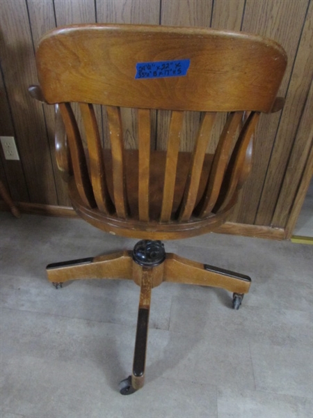 ANTIQUE WOODEN DESK/OFFICE CHAIR