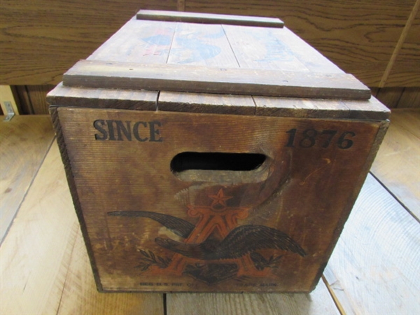 ANHEUSER-BUSCH BUDWEISER WOODEN CRATE WITH CHECKERBOARD LID