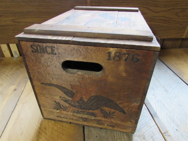 ANHEUSER-BUSCH BUDWEISER WOODEN CRATE WITH CHECKERBOARD LID