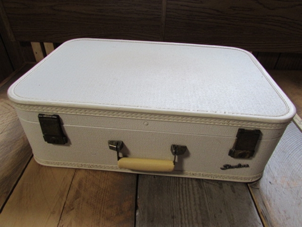 VINTAGE STARLINE HARDSHELL SUITCASE & TRAIN CASE