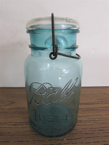 VINTAGE/ANTIQUE BLUE QUART JARS